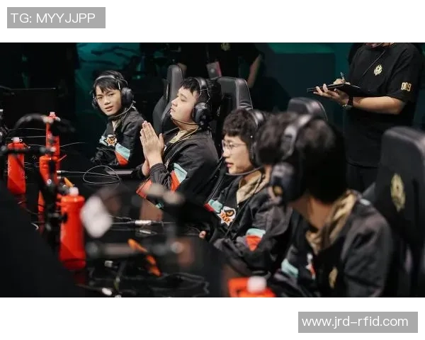 esports数据V5战术表现解析：世界冠军杯赛场上的精彩与不足